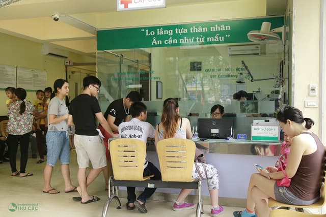 Nghỉ lễ: nhiều người tranh thủ đi khám sức khỏe