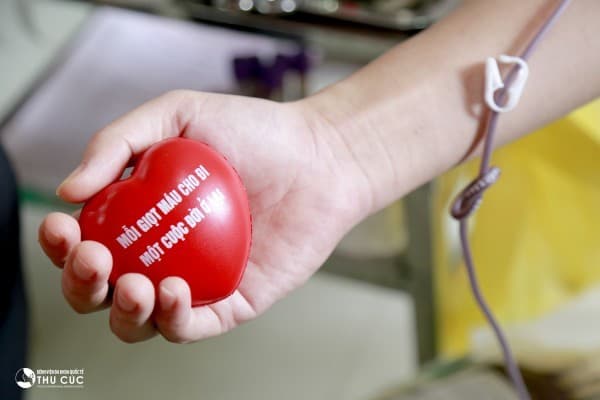 Một giọt máu cho đi - Một cuộc đời ở lại là thông điệp xuyên suốt chương trình.