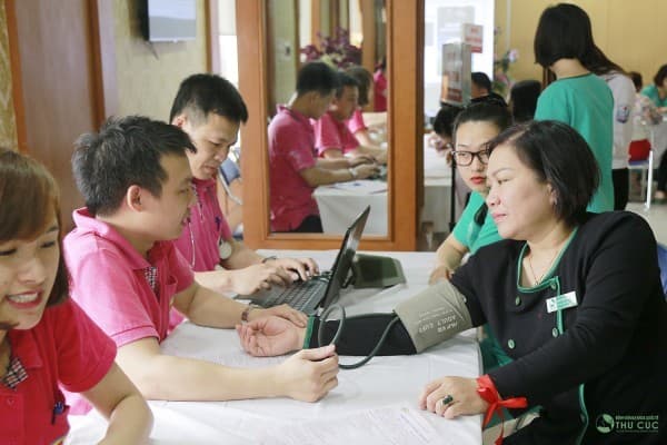 n Quy trình thăm khám sức khỏe trước khi hiến máu nhân đạo được thực hiện khoa học.
