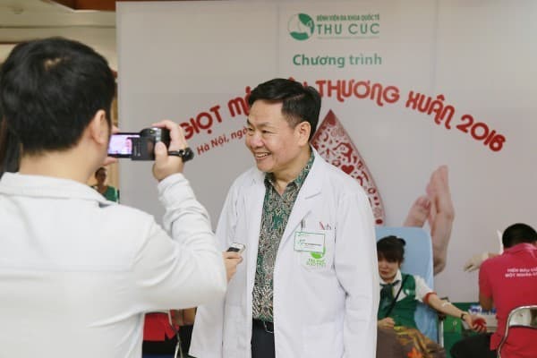 Giám đốc bệnh viện chia sẻ suy nghĩ về tầm quan trọng của hiến máu tình nguyện.