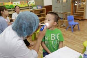 Ngoài ra, phụ huynh cùng nhà trường tham gia chương trình đánh giá chất lượng toàn diện giúp cho sự phát triển bền vững của trường.