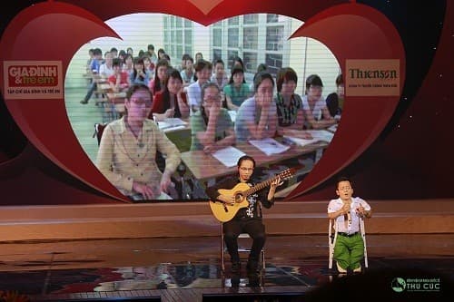 Chương trình có sự góp mặt của nhiều nghệ sĩ nổi tiếng vượt lên trên số phận, trở thành người có ích cho xã hội.