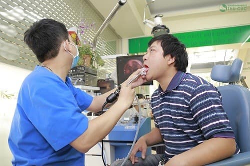 Để có phương pháp điều trị viêm amidan phù hợp, người bệnh cần đi khám để được chỉ định cụ thể