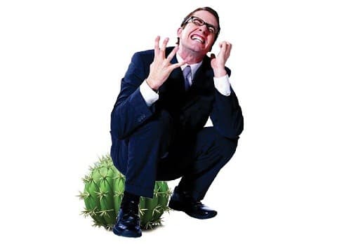 Khi mắc bệnh trĩ, người bệnh sẽ có dấu hiệu chảy máu, sa trĩ hoặc búi trĩ vướng cộm gây đau và khó chịu