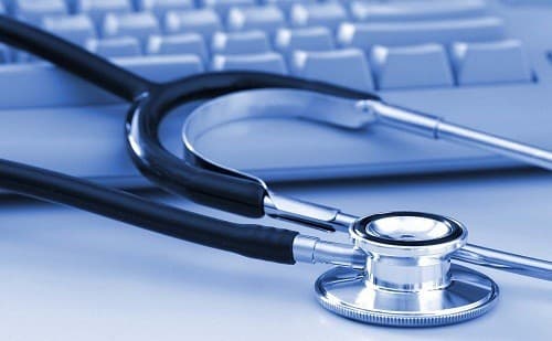 Nếu mất tiếng do ảnh hưởng của các nốt sần, polyp ở dây thanh quản, phẫu thuật có thể được thực hiện.