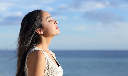 Người bệnh u tuyến giáp cần giữ tâm lý thoải mái, tránh căng thẳng, lo âu để cải thiện nhanh chóng tình trạng bệnh