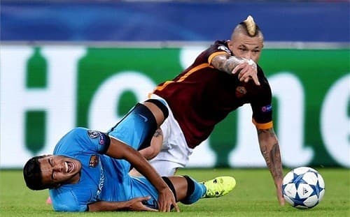 Rách dây chằng đầu gối chủ yếu là do chấn thương trong quá trình hoạt động thể thao, tai nạn lao động, tai nạn trong sinh hoạt hàng ngày....