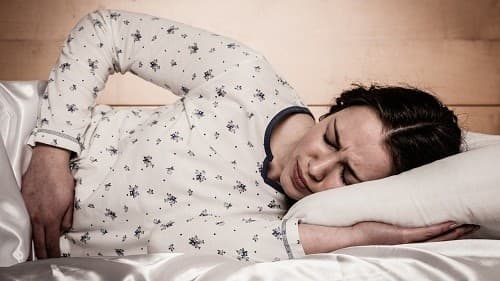 Tâm trạng lo lắng “u nang buồng trứng có chữa được không” rất phổ biến ở nhiều chị em khi mới được chẩn đoán có u nang. 