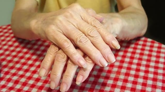 Viêm khớp dạng thấp có phải kiêng tanh không?