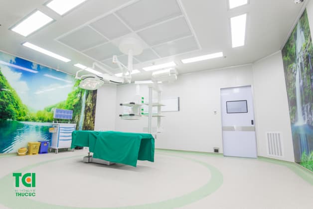 Hệ thống phòng mổ vô khuẩn một chiều tân tiến bậc nhất của bệnh viện đảm bảo các ca phẫu thuật diễn ra an toàn, hạn chế tối đa các biến chứng.
