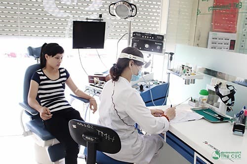 Người bệnh cần đi khám để có phác đồ điều trị hợp lý, kịp thời giúp cải thiện sớm tình trạng bệnh (ảnh minh họa)