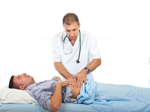 Điều trị viêm ruột thừa thường là phẫu thuật cắt đi phần ruột thừa bị viêm. 