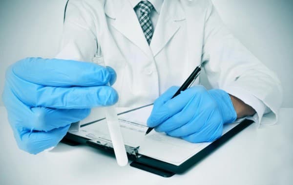 Thực hiện xét nghiệm tinh dịch đồ gồm có 