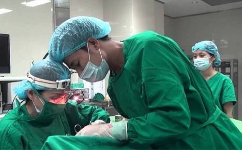 Bệnh viện Thu Cúc có bác sĩ chuyên khoa giỏi sẽ giúp điều trị viêm amidan nhanh chóng, an toàn, hiệu quả cao