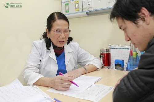 Tùy theo mức độ và tình trạng bệnh của từng người cũng như nguyên nhân gây bệnh mà bác sĩ chuyên khoa sẽ chỉ định phương pháp điều trị bệnh phù hợp. (ảnh minh họa)