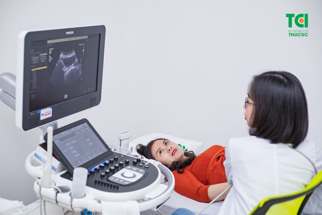 Chị em cần đi khám để làm những xét nghiệm, kiểm tra cần thiết nhằm chẩn đoán sớm bệnh