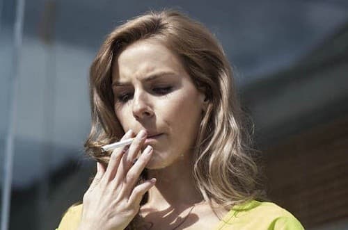 Chất nicotin có trong thuốc lá gây ảnh hưởng tới khả năng thụ thai, gây thai ngoài tử cung