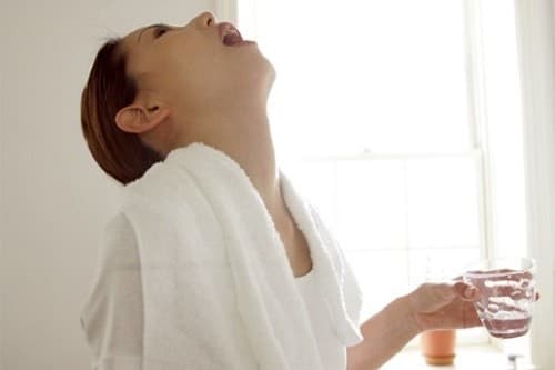 Vệ sinh họng sạch sẽ hàng ngày là biện pháp hữu hiệu giúp phòng ngừa viêm họng hạt hiệu quả