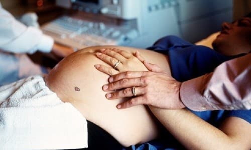 Siêu âm đầu dò âm đạo trong thai kỳ còn giúp theo dõi nhịp tim của thai nhi, quan sát cổ tử cung để phát hiện những bất thường