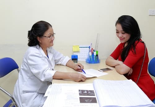 Chị em nên tuân thủ theo đúng phác đồ điều trị của bác sĩ để cải thiện nhanh chóng tình trạng bệnh