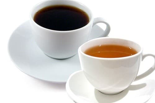 Trà đặc, cà phê, rượu bia...là những thực phẩm gây bệnh trĩ mà ít người biết đến