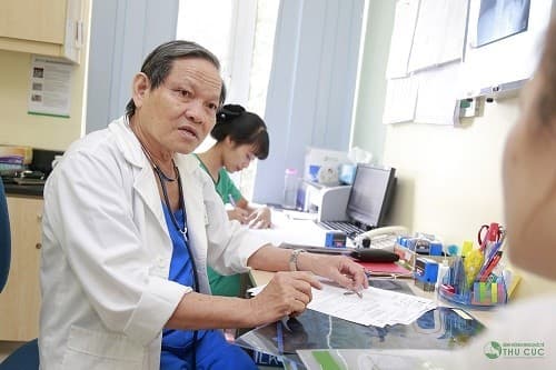 Người bệnh cần tuân thủ theo đúng phác đồ điều trị của bác sĩ để cải thiện sớm tình trạng sức khỏe 