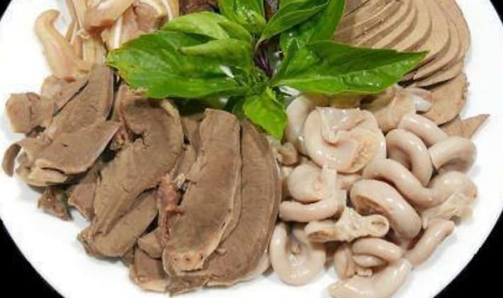 Người bị suy thận không nên ăn phủ tạng động vật.