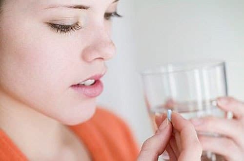 Người bệnh có thể sử dụng thuốc để chữa trị bệnh viêm phế quản mạn tính