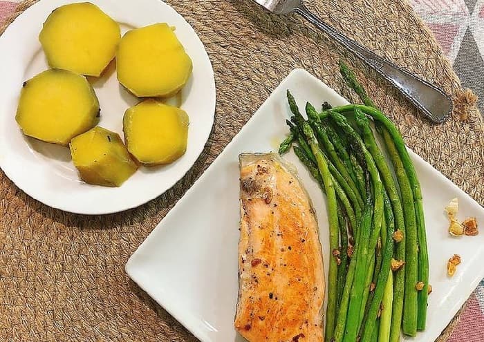 Các mẹ nên ăn nhiều khoai lang và măng tây vào tháng thứ 3 của thai kỳ