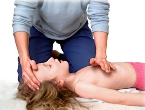 Cần có biện pháp cấp cứu ngay khi có dấu hiệu suy hô hấp và đưa người bệnh tới cơ sở y tế gần nhất để được điều trị kịp thời