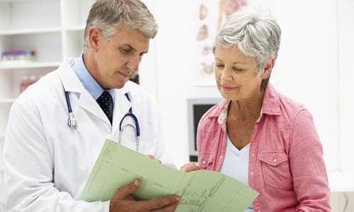 Khô miệng có vô số nguyên nhân, từ đơn giản như mất nước tới phức tạp hơn như do các bệnh mạn tính.