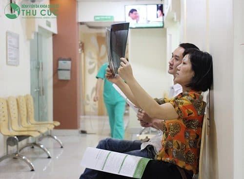 Đi khám để tránh viêm cơ vai gáy kéo dài và trầm trọng