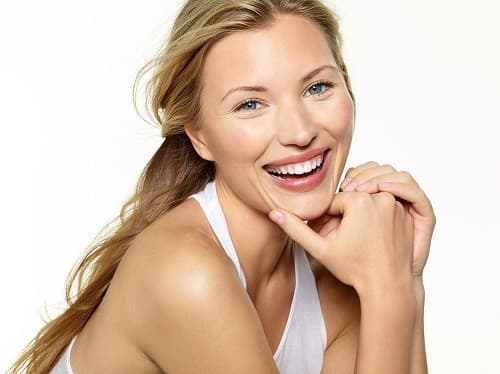 Một chế độ ăn uống lành mạnh với những loại thực phẩm giàu dưỡng chất, tốt cho làn da sẽ giúp bạn luôn trẻ trung và rạng rỡ.