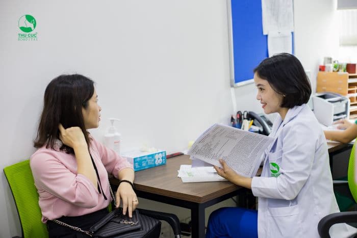 Chị em nên đến các cơ sở y tế để được thăm khám khi có dấu hiệu bất thường