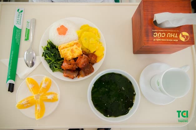 Chế độ ăn uống sau sinh cho sản phụ