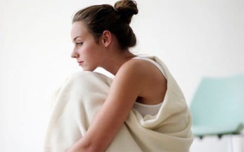 Huyết trắng dạng sợi như vậy có sao không? Có gì đáng lo ngại không?