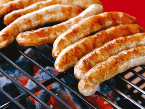 Những chất nitrat có trong các thực phẩm có sẵn cũng là nguyên nhân làm trầm trọng các tiến triển của bệnh. 