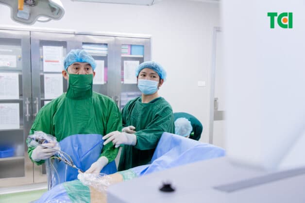 Tán sỏi ngoài cơ thể trong điều trị sỏi niệu quản 1/3 trên