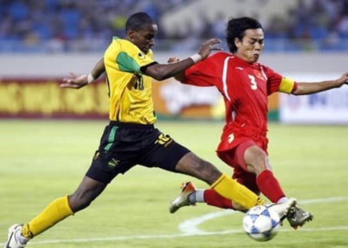 Chơi thể thao dễ gây tổn thương dây chằng chéo khớp gối