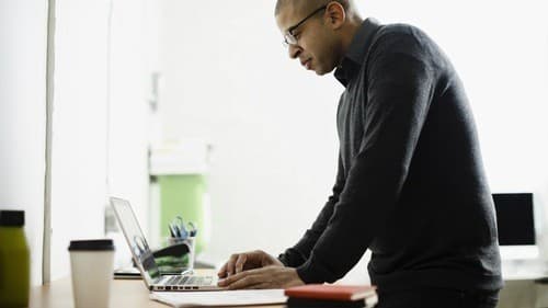 Không nên ngồi 1 chỗ quá lâu