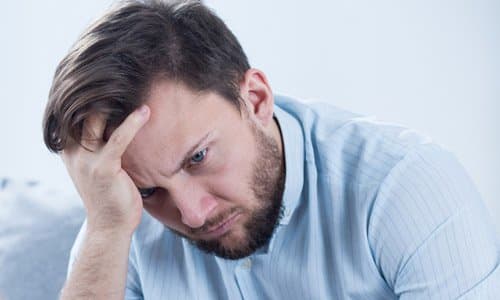 stress mệt mỏi có thể gây khô miệng tạm thời