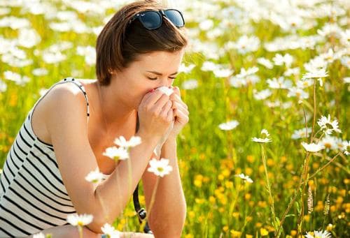 Viêm mũi dị ứng là tình trạng mẫn cảm đặc biệt của cơ thể, phản ứng bất thường và quá mức sau khi tiếp xúc với một dị nguyên nhất định