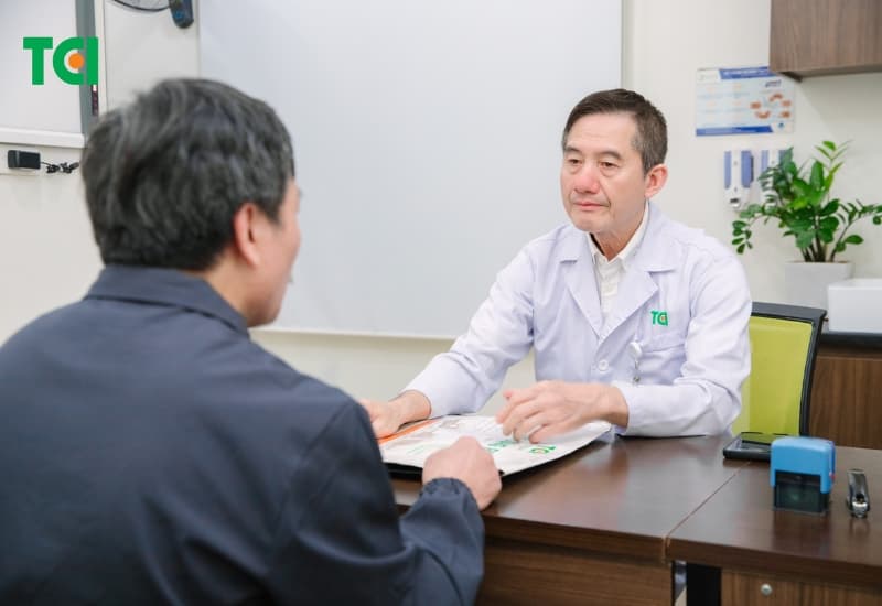 Để điều trị hiệu quả triệu chứng rối loạn tiêu hóa ở người lớn, tốt nhất người bệnh nên đến gặp bác sĩ chuyên khoa tiêu hóa