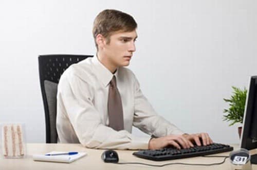 Dân văn phòng có nguy cơ cao mắc nhiều bệnh lý