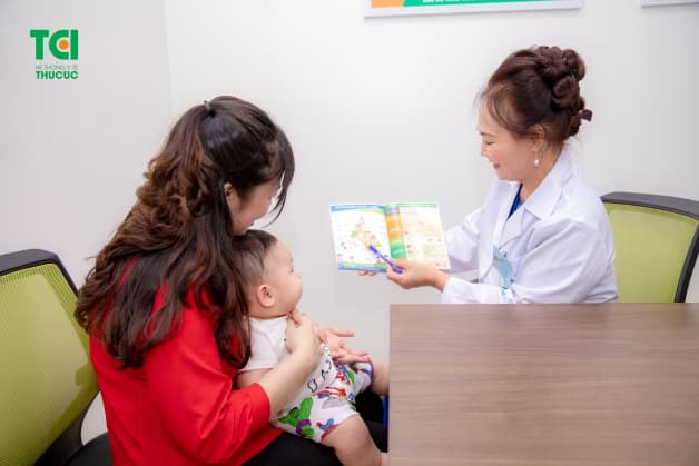 trẻ bị rối loạn tiêu hóa