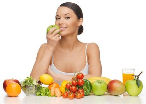 Ăn trái cây giúp bổ sung lượng vitamin C cho cơ thể. Thành phần vitamin C từ trái cây có tác dụng làm lành các vết loét ở ruột và làm êm dịu ruột.