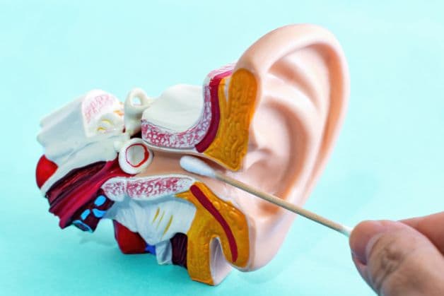 Trẻ dễ mắc bệnh lý về tai nào?