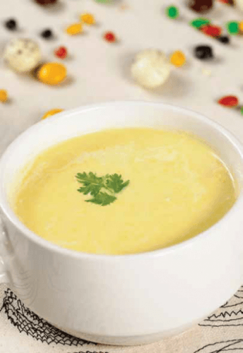 Bí ngô là một loại thực phẩm rất an toàn với hữu hiệu đối với bệnh nhân đau dạ dày. Thành phần của bí ngô có chứa pectin sẽ giúp giảm bớt những vết loét trong dạ dày. Có rất nhiều lựa chọn hấp dẫn với loại quả này cho thực đơn của bạn: cháo hoặc súp cho bữa ăn tối, xào với tỏi thơm lừng hoặc chè bí ngô cho buổi chiều thêm ngọt ngào.