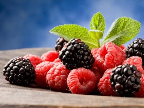 Các loại quả mọng cũng rất hữu hiệu trong việc chữa và phòng ngừa bệnh táo bón.