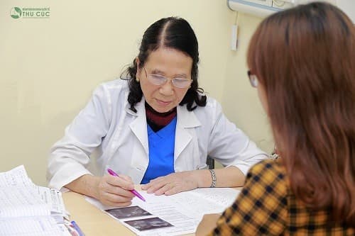 Bà bầu ra nhiều khí hư cần thăm khám sớm